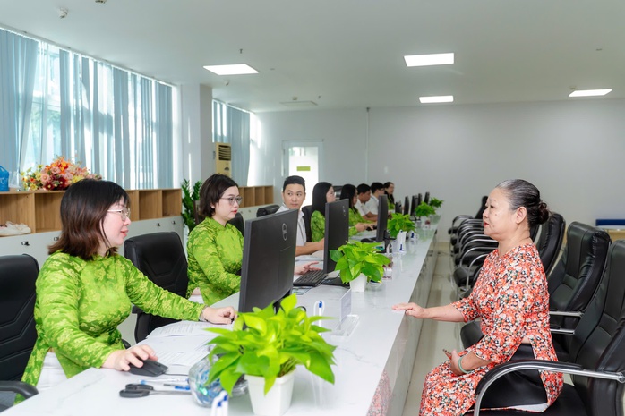 Những hình ảnh tại nhiều phường mới ở TP HCM trong ngày đầu tiên làm việc- Ảnh 7.