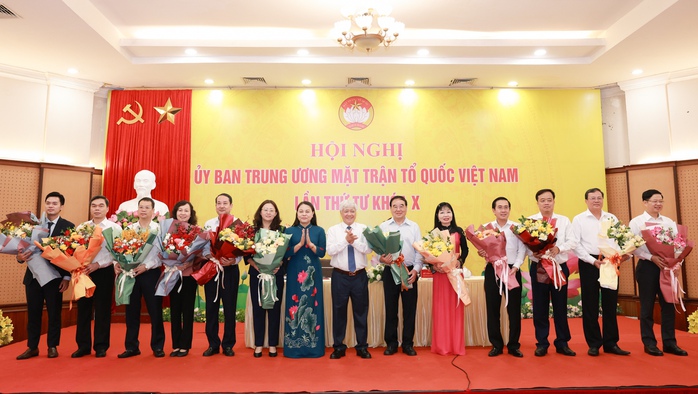 6 nhân sự vừa được hiệp thương cử giữ chức Phó Chủ tịch Ủy ban Trung ương MTTQ Việt Nam- Ảnh 2. 6 nhân sự vừa được hiệp thương cử giữ chức Phó Chủ tịch Ủy ban Trung ương MTTQ Việt Nam- Ảnh 2.