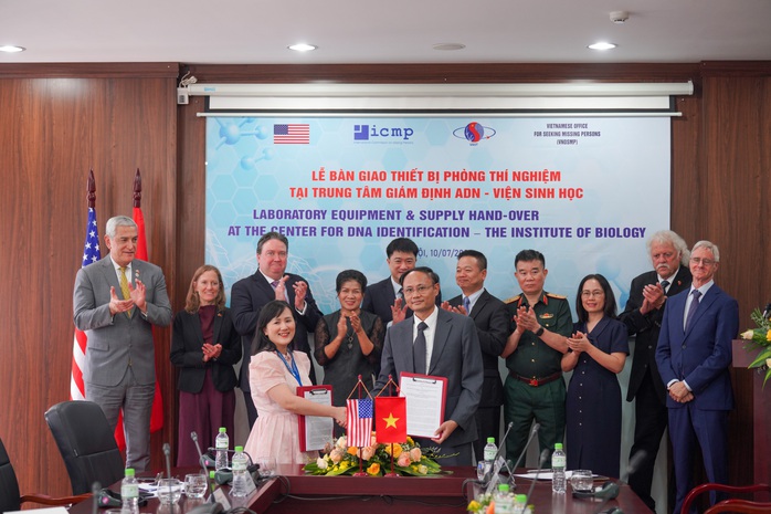 Mỹ tặng Việt Nam phòng thí nghiệm phân tích ADN tiên tiến- Ảnh 6. Mỹ tặng Việt Nam phòng thí nghiệm phân tích ADN tiên tiến- Ảnh 6.