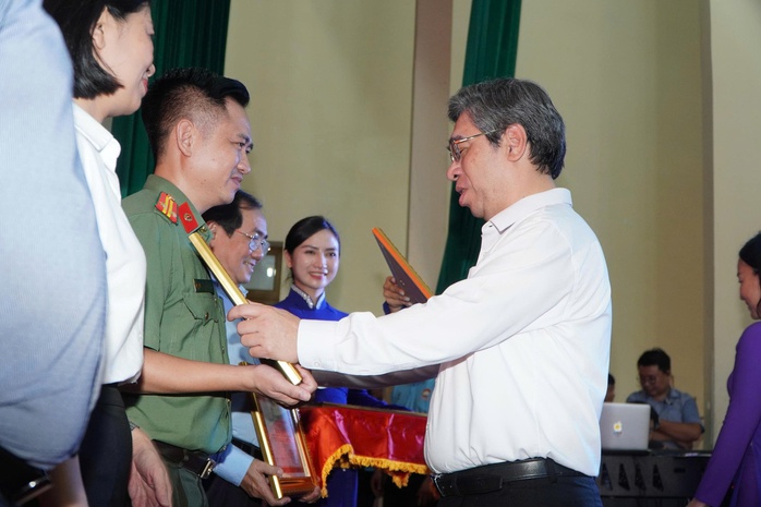 15 năm, Quỹ