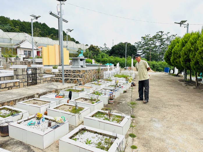 Cuộc thi viết “Lòng tốt quanh tôi” lần 3: Người lo nơi an nghỉ cho những linh hồn bé thơ- Ảnh 1. Cuộc thi viết “Lòng tốt quanh tôi” lần 3: Người lo nơi an nghỉ cho những linh hồn bé thơ- Ảnh 1.