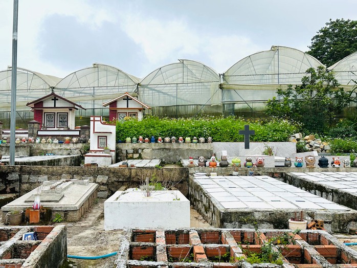Cuộc thi viết “Lòng tốt quanh tôi” lần 3: Người lo nơi an nghỉ cho những linh hồn bé thơ- Ảnh 2. Cuộc thi viết “Lòng tốt quanh tôi” lần 3: Người lo nơi an nghỉ cho những linh hồn bé thơ- Ảnh 2.