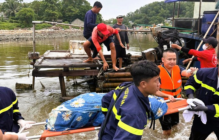 Mất tích khi tắm biển Sầm Sơn, thi thể bé trai vướng lưới ngư dân ở đảo Mê- Ảnh 1. Mất tích khi tắm biển Sầm Sơn, thi thể bé trai vướng lưới ngư dân ở đảo Mê- Ảnh 1.