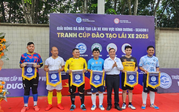 Sôi động giải bóng đá dành cho các trung tâm giáo dục nghề nghiệp ở TP HCM- Ảnh 1. Sôi động giải bóng đá dành cho các trung tâm giáo dục nghề nghiệp ở TP HCM- Ảnh 1.