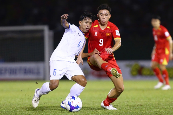 Tuyển Việt Nam tụt hạng FIFA: Tìm lại vị thế, cách nào?- Ảnh 1. Tuyển Việt Nam tụt hạng FIFA: Tìm lại vị thế, cách nào?- Ảnh 1.