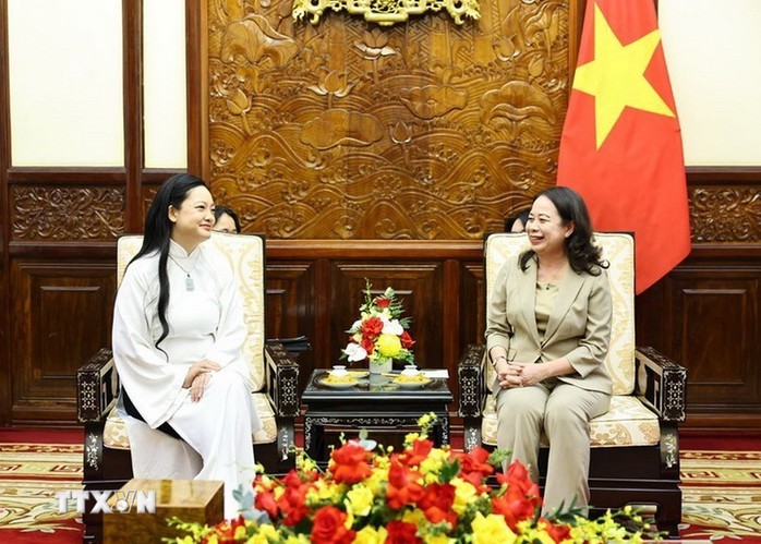 Nữ phi hành gia gốc Việt Amanda Nguyễn chia sẻ về cảm xúc ngắm Trái đất từ khoảng không vũ trụ- Ảnh 1.