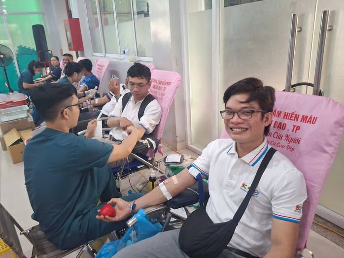 Một doanh nghiệp vận động 600 lao động hiến máu giữa lúc khan hiếm- Ảnh 1. Một doanh nghiệp vận động 600 lao động hiến máu giữa lúc khan hiếm- Ảnh 1.