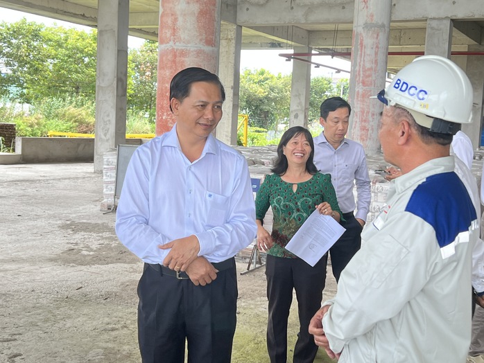 Chủ tịch UBND TP Cần Thơ chỉ đạo về tiến độ Bệnh viện Ung bướu Cần Thơ - Ảnh 1.