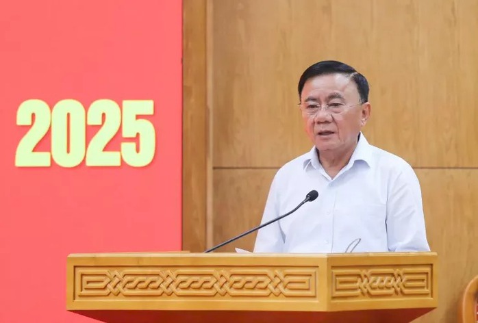 Cho phép cán bộ còn thiếu tiêu chuẩn được làm bí thư, chủ tịch xã - Ảnh 1.