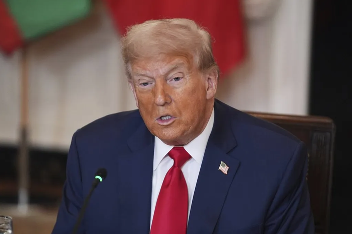 Tổng thống Donald Trump gửi tiếp thư áp thuế mức cao cho EU, Mexico- Ảnh 1. Tổng thống Donald Trump gửi tiếp thư áp thuế mức cao cho EU, Mexico- Ảnh 1.