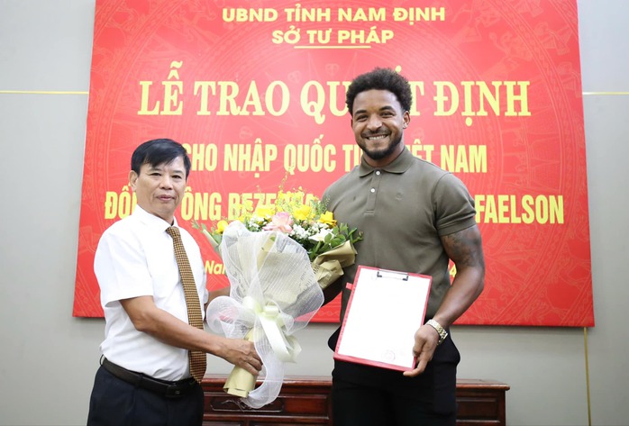 Xin nhập quốc tịch Việt Nam cần đáp ứng điều kiện gì?- Ảnh 1. Xin nhập quốc tịch Việt Nam cần đáp ứng điều kiện gì?- Ảnh 1.