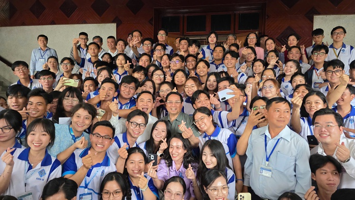 Thủ tướng Phạm Minh Chính: Dành 7.000 tỉ đồng xây trường nội trú cho học sinh- Ảnh 3. Thủ tướng Phạm Minh Chính: Dành 7.000 tỉ đồng xây trường nội trú cho học sinh- Ảnh 3.
