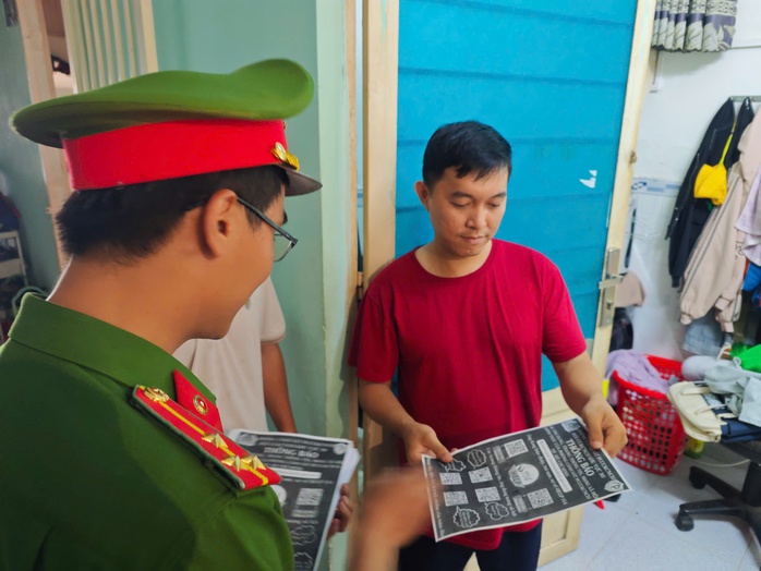 Người dân sống ở chung cư TP HCM được hướng dẫn quét mã QR phòng chống cháy nổ- Ảnh 8.