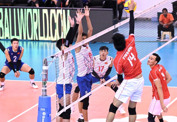 Bóng chuyền nam Việt Nam phập phù phong độ - Ảnh 1.
