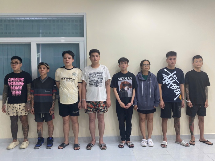 Danh sách 8 người bị Công an TP HCM bắt sau khám xét 2 địa điểm - Ảnh 2.