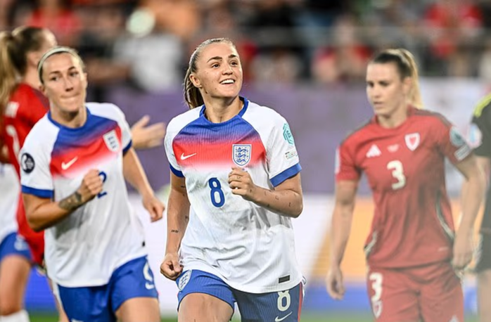 ĐKVĐ Anh thắng đậm Xứ Wales 6-1, giành vé vào tứ kết Euro nữ 2025 - Ảnh 1.