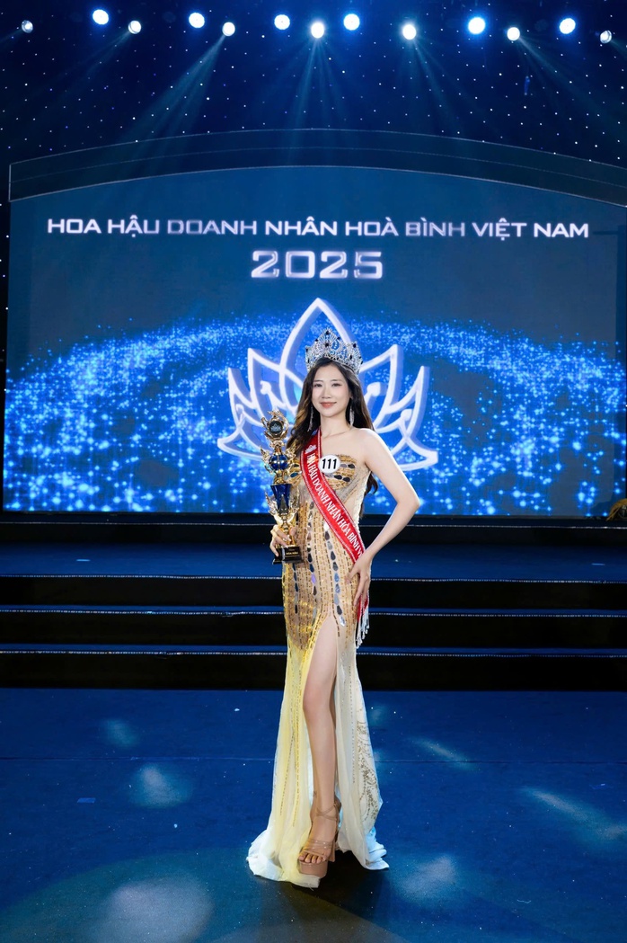 Hai chị em ruột giành ngôi Hoa hậu, Á hậu- Ảnh 1. Hai chị em ruột giành ngôi Hoa hậu, Á hậu- Ảnh 1.