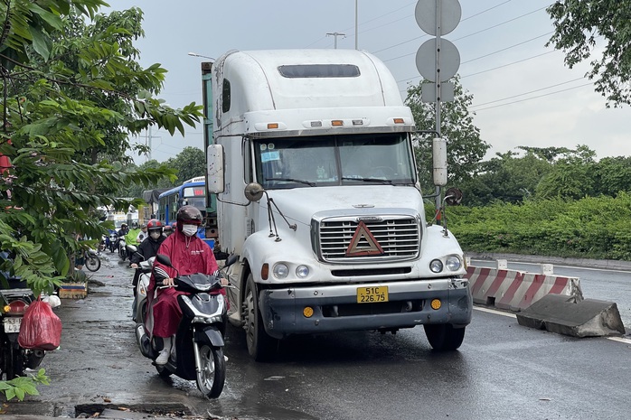 Hai tai nạn liên tiếp vừa xảy ra trên đường Đỗ Mười, người dân cần lưu ý- Ảnh 4.