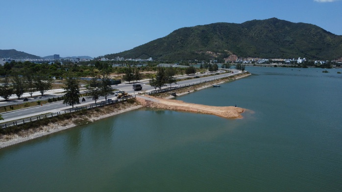 Thông tin mới vụ lấp sông Quán Trường Nha Trang- Ảnh 2. Thông tin mới vụ lấp sông Quán Trường Nha Trang- Ảnh 2.