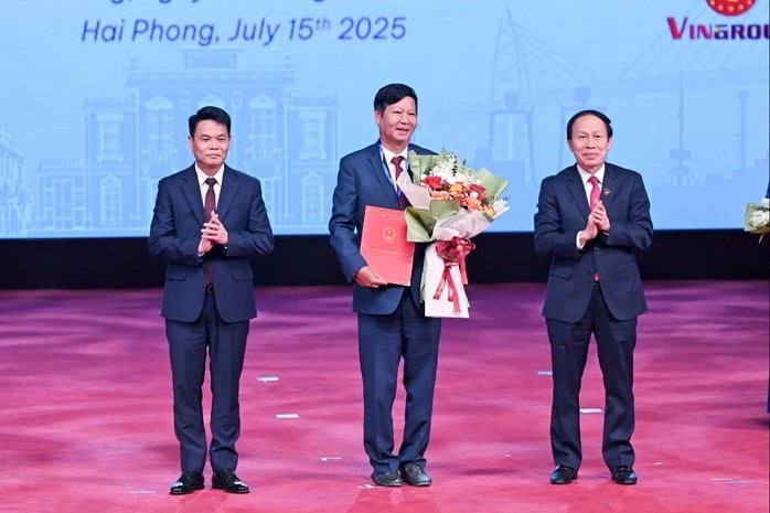 Chủ tịch nước Lương Cường dự hội nghị xúc tiến đầu tư tại Hải Phòng- Ảnh 4. Chủ tịch nước Lương Cường dự hội nghị xúc tiến đầu tư tại Hải Phòng- Ảnh 4.