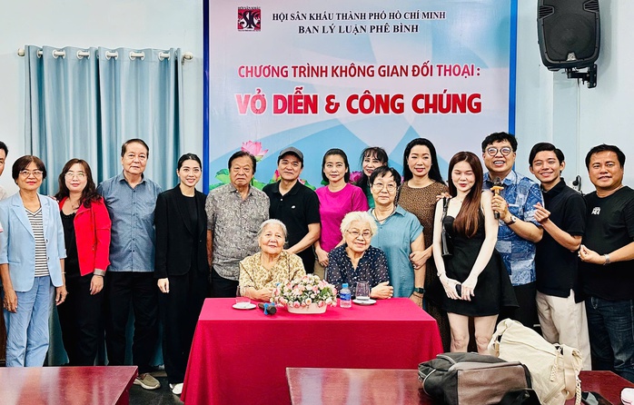 Nhìn lại sân khấu chính luận trong đời sống văn hóa - Ảnh 4.