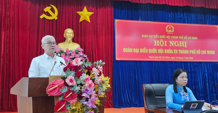 Đoàn Đại biểu Quốc hội TP HCM tri ân lãnh đạo nghỉ hưu, chuyển công tác - Ảnh 2.