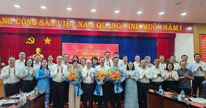Đoàn Đại biểu Quốc hội TP HCM tri ân lãnh đạo nghỉ hưu, chuyển công tác - Ảnh 1.
