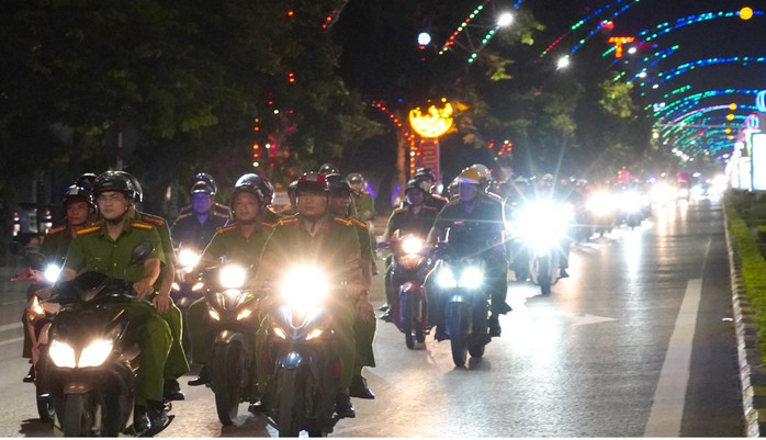Thiếu tướng Tô Anh Dũng phát lệnh ra quân trấn áp tội phạm- Ảnh 2. Thiếu tướng Tô Anh Dũng phát lệnh ra quân trấn áp tội phạm- Ảnh 2.
