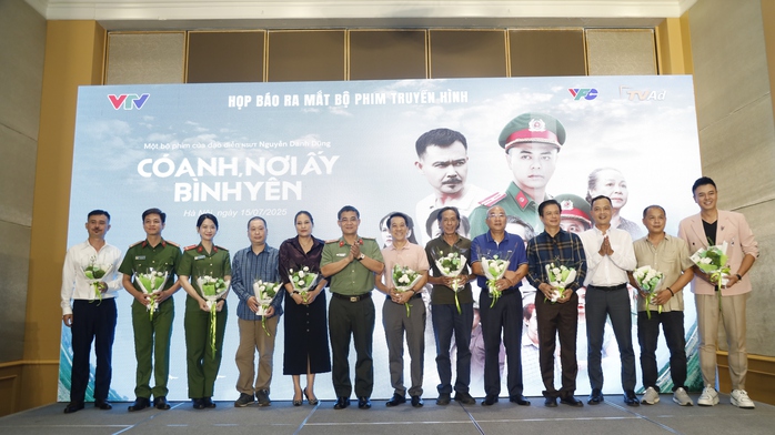 "Có anh, nơi ấy bình yên" kể chuyện công an huyện về xã- Ảnh 2. "Có anh, nơi ấy bình yên" kể chuyện công an huyện về xã- Ảnh 2.