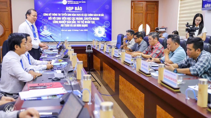 Trường ĐH Quy Nhơn công bố chính sách ưu đãi cho sinh viên ngành công nghệ cao- Ảnh 1. Trường ĐH Quy Nhơn công bố chính sách ưu đãi cho sinh viên ngành công nghệ cao- Ảnh 1.