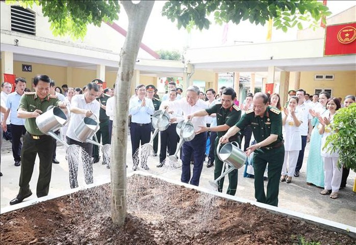 Tổng Bí thư Tô Lâm: Công tác “Đền ơn đáp nghĩa”, “Uống nước nhớ nguồn” là mệnh lệnh từ trái tim- Ảnh 4. Tổng Bí thư Tô Lâm: Công tác “Đền ơn đáp nghĩa”, “Uống nước nhớ nguồn” là mệnh lệnh từ trái tim- Ảnh 4.