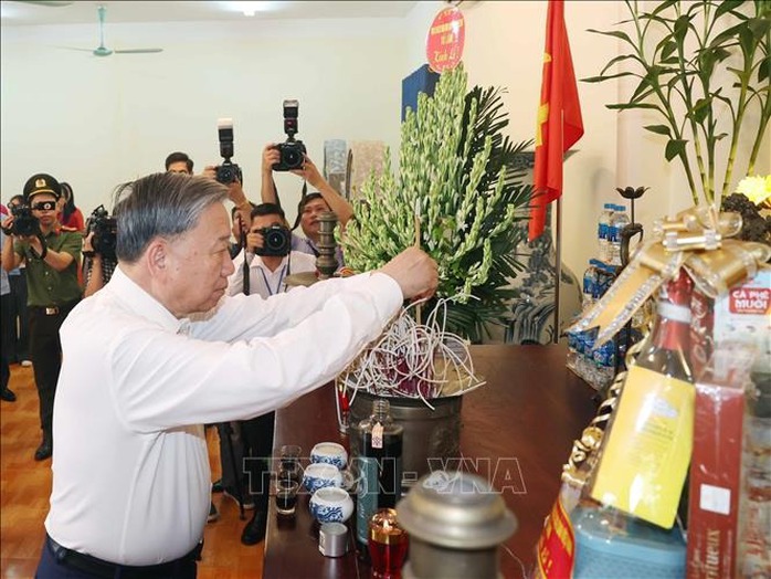 Tổng Bí thư Tô Lâm: Công tác “Đền ơn đáp nghĩa”, “Uống nước nhớ nguồn” là mệnh lệnh từ trái tim- Ảnh 5. Tổng Bí thư Tô Lâm: Công tác “Đền ơn đáp nghĩa”, “Uống nước nhớ nguồn” là mệnh lệnh từ trái tim- Ảnh 5.