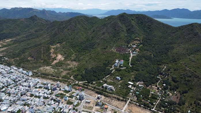 Nha Trang: Khống chế xây dựng toàn bộ khu vực trên núi Cô Tiên - Ảnh 2.