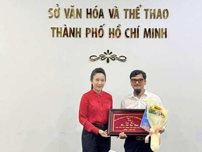 NSƯT Lê Diễn: Vị thuyền trưởng tận tâm của nghệ thuật xiếc, rối, ảo thuật TP HCM - Ảnh 1.