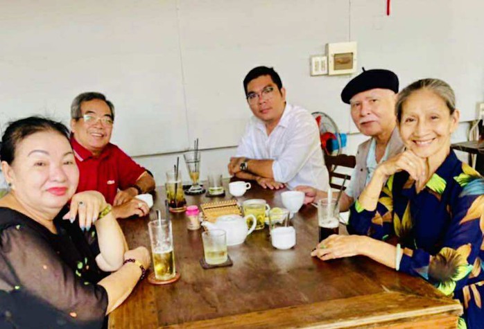 Nhà báo Đăng Huỳnh và "Dấu xưa Cần Thơ": Một chuyến trở về ký ức đầy yêu thương- Ảnh 2. Nhà báo Đăng Huỳnh và "Dấu xưa Cần Thơ": Một chuyến trở về ký ức đầy yêu thương- Ảnh 2.