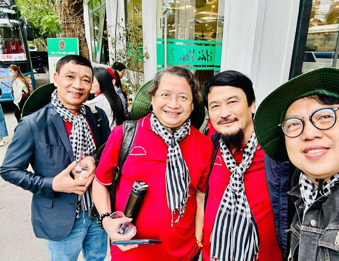 NSƯT Lê Diễn: Vị thuyền trưởng tận tâm của nghệ thuật xiếc, rối, ảo thuật TP HCM - Ảnh 3.