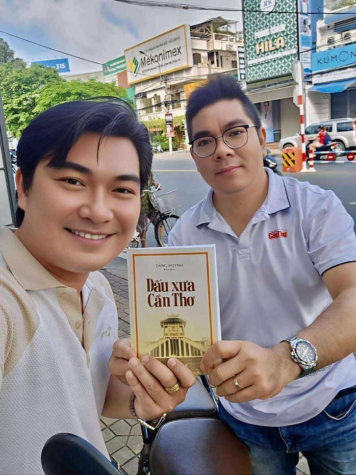 Nhà báo Đăng Huỳnh và "Dấu xưa Cần Thơ": Một chuyến trở về ký ức đầy yêu thương- Ảnh 4. Nhà báo Đăng Huỳnh và "Dấu xưa Cần Thơ": Một chuyến trở về ký ức đầy yêu thương- Ảnh 4.