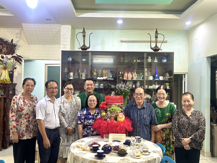 Lãnh đạo TP HCM thăm và tri ân văn nghệ sĩ- Ảnh 5. Lãnh đạo TP HCM thăm và tri ân văn nghệ sĩ- Ảnh 5.