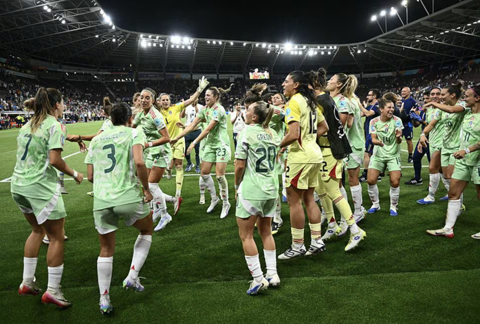 "Chị đại" Cristiana Girelli tỏa sáng, tuyển Ý vào bán kết EURO nữ sau 28 năm- Ảnh 7. "Chị đại" Cristiana Girelli tỏa sáng, tuyển Ý vào bán kết EURO nữ sau 28 năm- Ảnh 7.