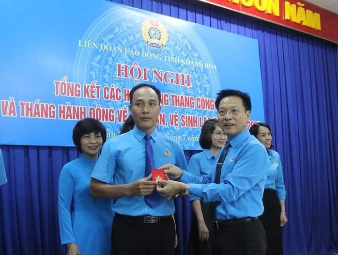 Khánh Hoà: Gần 7.200 ĐV-NLĐ được chăm lo, hỗ trợ trong Tháng công nhân năm 2025 - Ảnh 1.