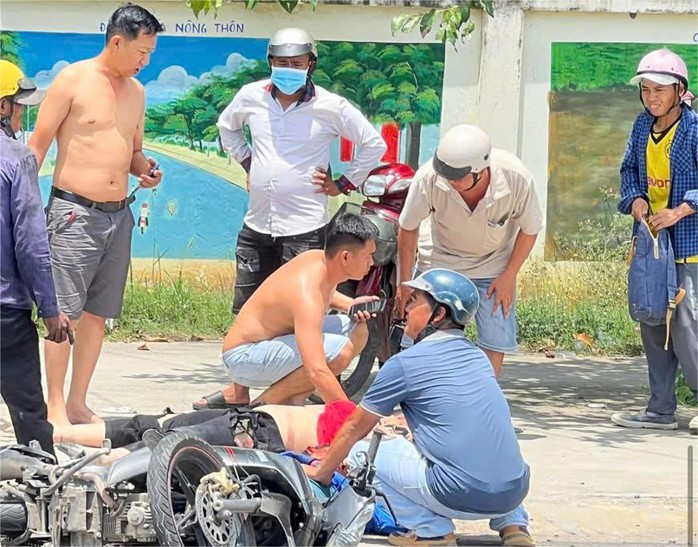 Tai nạn giao thông thương tâm tại TP HCM khiến hai vợ chồng tử vong khi đưa con gái đi khám - Ảnh 1. Tai nạn giao thông thương tâm tại TP HCM khiến hai vợ chồng tử vong khi đưa con gái đi khám - Ảnh 1.