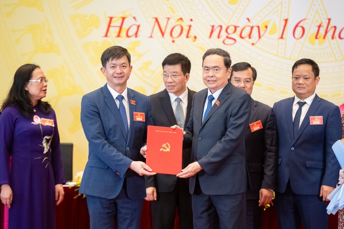 Chủ tịch Quốc hội Trần Thanh Mẫn tham dự Đại hội Đảng bộ Văn phòng Quốc hội 2025 - 2030 - Ảnh 1. Chủ tịch Quốc hội Trần Thanh Mẫn tham dự Đại hội Đảng bộ Văn phòng Quốc hội 2025 - 2030 - Ảnh 1.