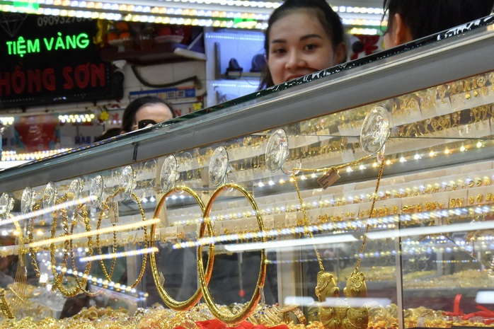 Giá vàng hôm nay 17 - 7: Biến động mạnh do tin tức chính trị - Ảnh 1. Giá vàng hôm nay 17 - 7: Biến động mạnh do tin tức chính trị - Ảnh 1.