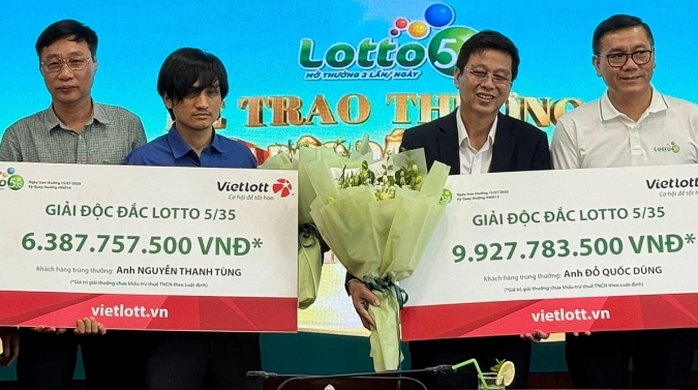 Vì sao cả hai người nhận giải độc đắc Vietlott đều không đeo mặt nạ?- Ảnh 1. Vì sao cả hai người nhận giải độc đắc Vietlott đều không đeo mặt nạ?- Ảnh 1.