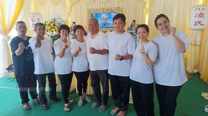 Bên này đường đám cưới, bên kia đường đám tang và điều hiếm thấy- Ảnh 4.