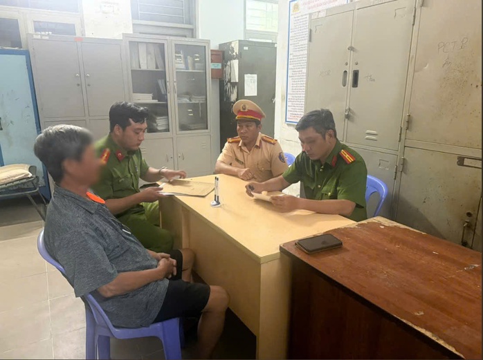 Bất ngờ lý do chữ bắn tốc độ xuất hiện trên đường ở TP HCM - Ảnh 1. Bất ngờ lý do chữ bắn tốc độ xuất hiện trên đường ở TP HCM - Ảnh 1.