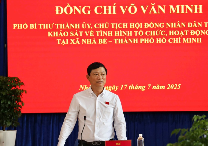 TP HCM: Lãnh đạo xã Nhà Bè trực chiến thủ tục hành chính , dân hài lòng - Ảnh 5. TP HCM: Lãnh đạo xã Nhà Bè trực chiến thủ tục hành chính , dân hài lòng - Ảnh 5.