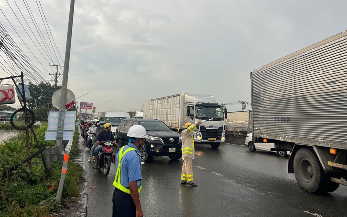CSGT TP HCM thông báo chi tiết cách di chuyển trên nhiều tuyến đường- Ảnh 1. CSGT TP HCM thông báo chi tiết cách di chuyển trên nhiều tuyến đường- Ảnh 1.