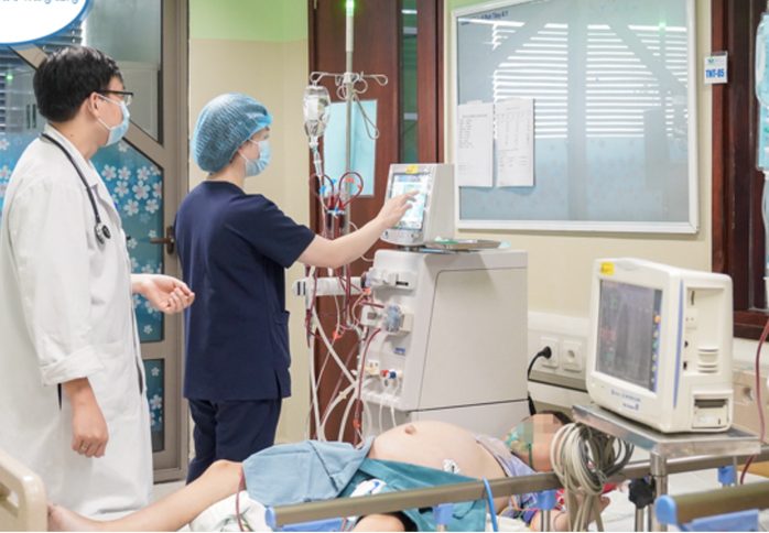 Bé trai 13 tuổi nguy kịch vì dùng thuốc nam không rõ nguồn gốc - Ảnh 1.