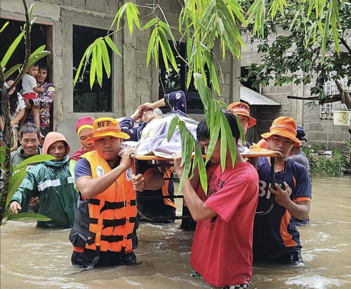 Philippines, Trung Quốc ứng phó bão- Ảnh 1.